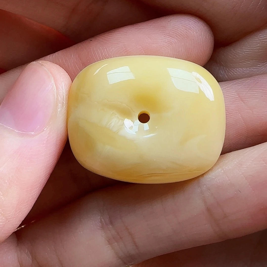 蜜蜡未镶嵌珠宝奇石