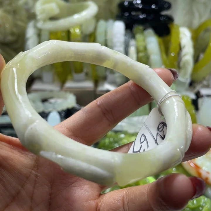 岫玉未镶嵌手镯62.63