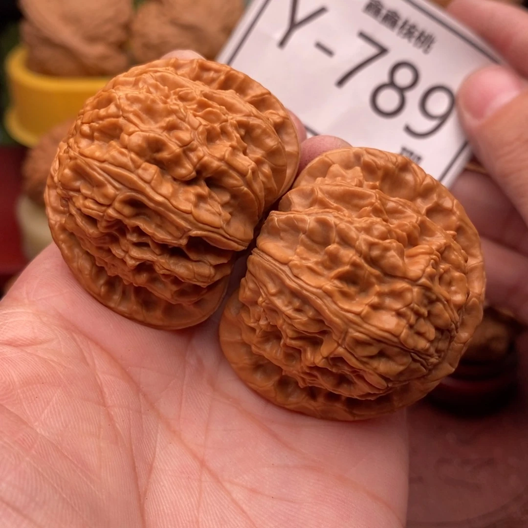 文玩核桃把件闷白43