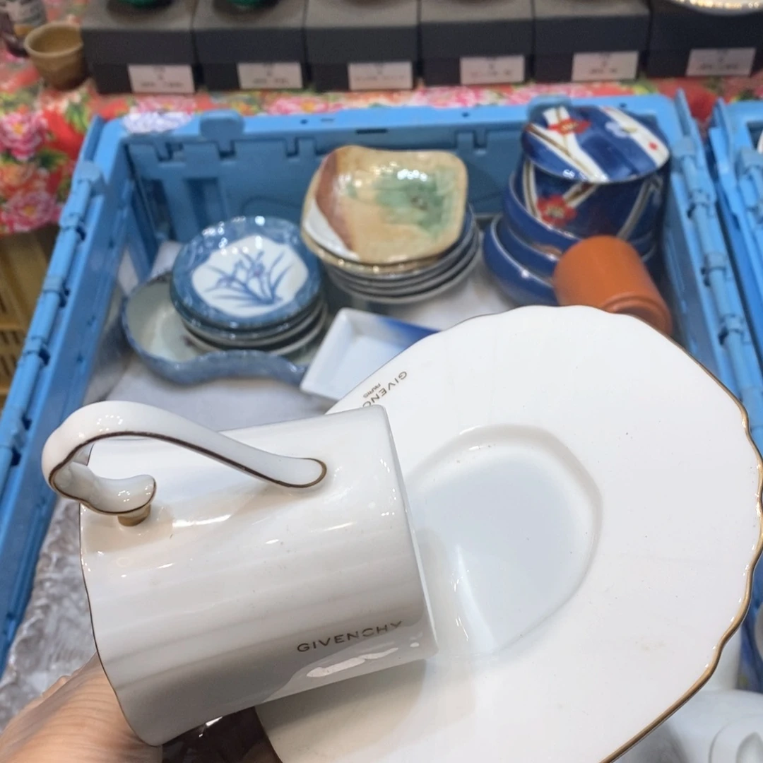 瓷片L*李哈哈哈哈哈哈