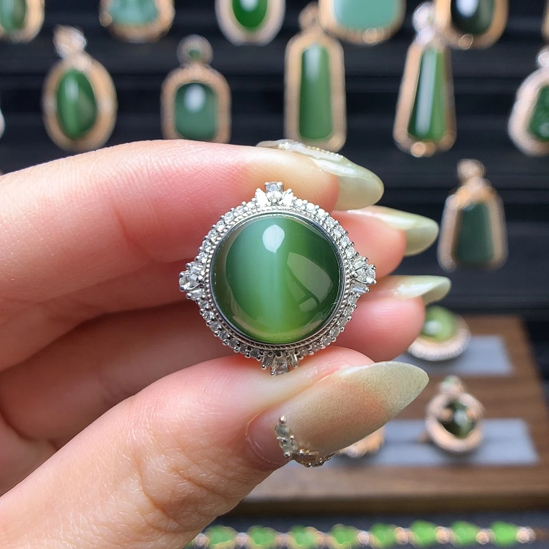 和田玉首饰18K金镶嵌