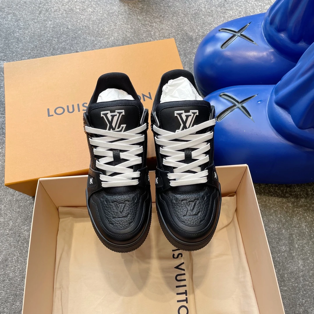 未使用 LouisVuitton/路易威登 黑武士运动鞋/鞋码39.5/000