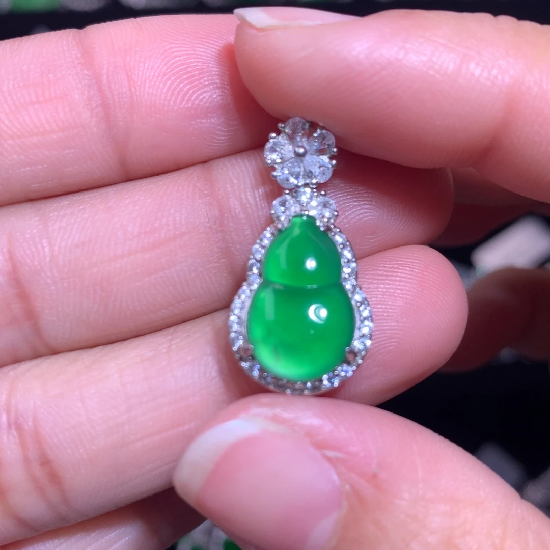 【闪购商品】颈饰银S925镶嵌翡翠