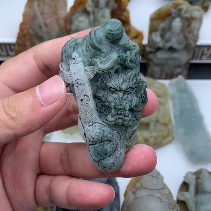 未镶嵌定制翡翠龙牌