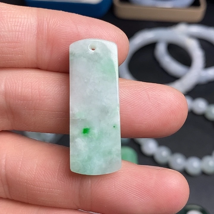 翡翠未镶嵌颈饰天然翡翠59