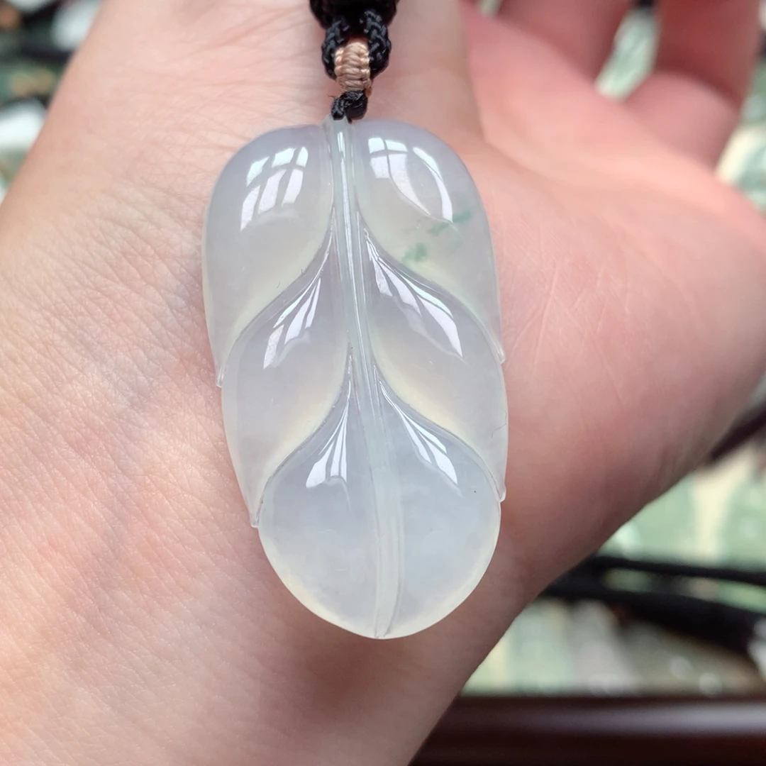 翡翠未镶嵌颈饰叶子