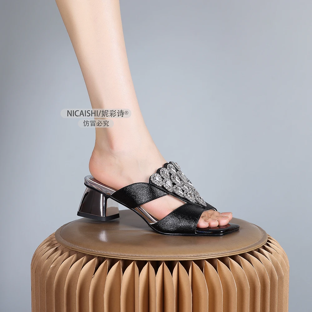 2025年新款法式粗跟凉拖鞋女外穿配裙子仙女风气质露趾一字拖2272