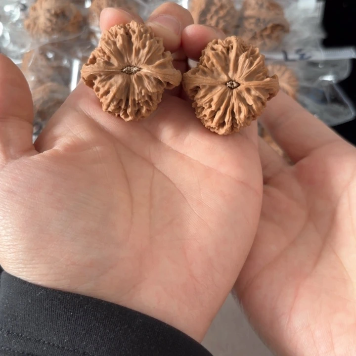 文玩核桃吊坠做****饭南将