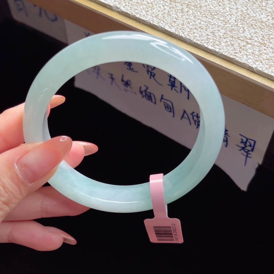 翡翠手镯未镶嵌手镯