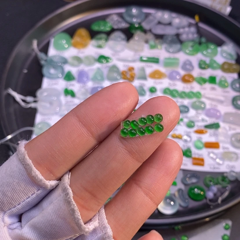 【闪购商品】翡翠挂件未镶嵌蛋