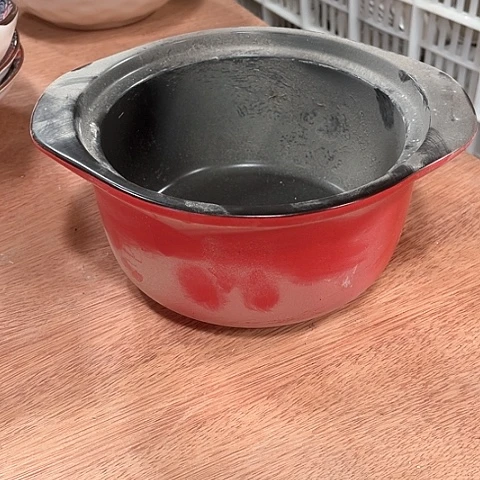 微瑕，明火，口径19高度9外红内黑