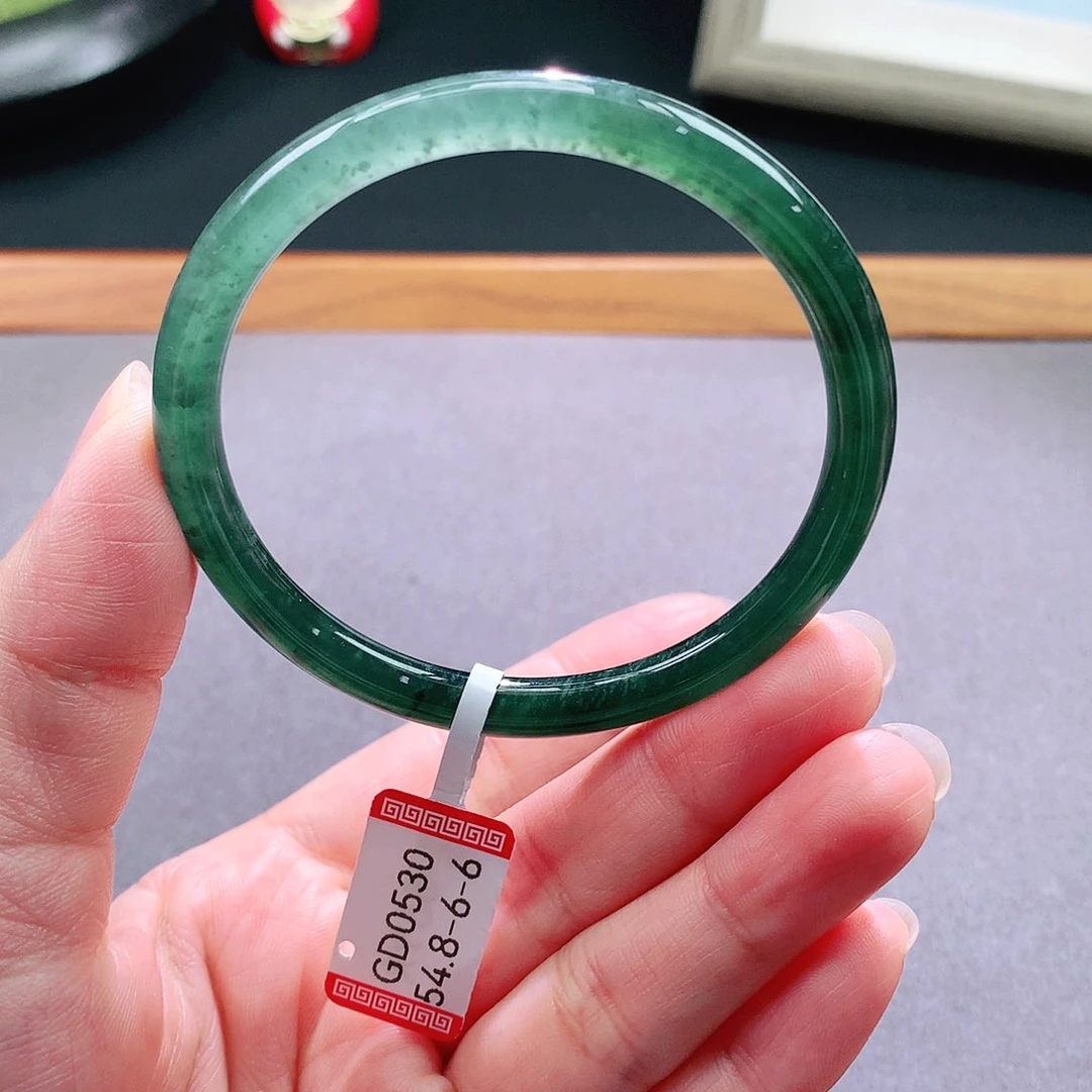 翡翠手镯未镶嵌天然翡翠手镯