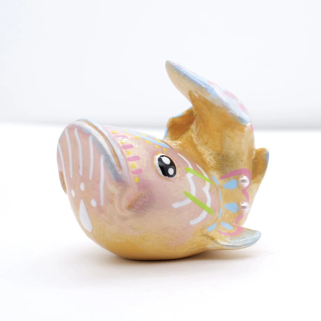 王甜心摆件《有鱼》系列艺术石膏作品，手工绘制，仅一件