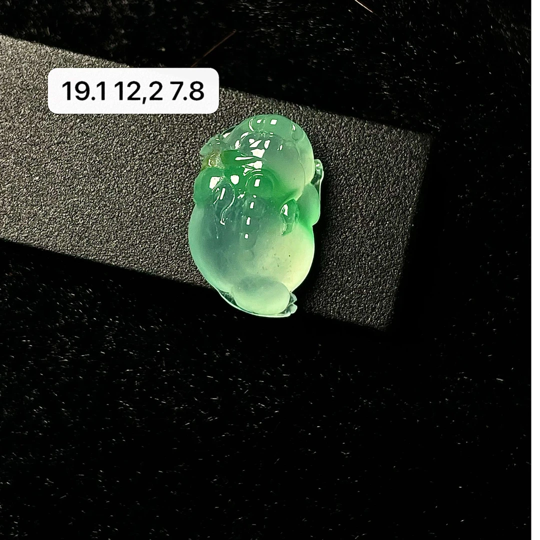 天然a货缅甸翡翠飘正阳绿金蟾吊坠