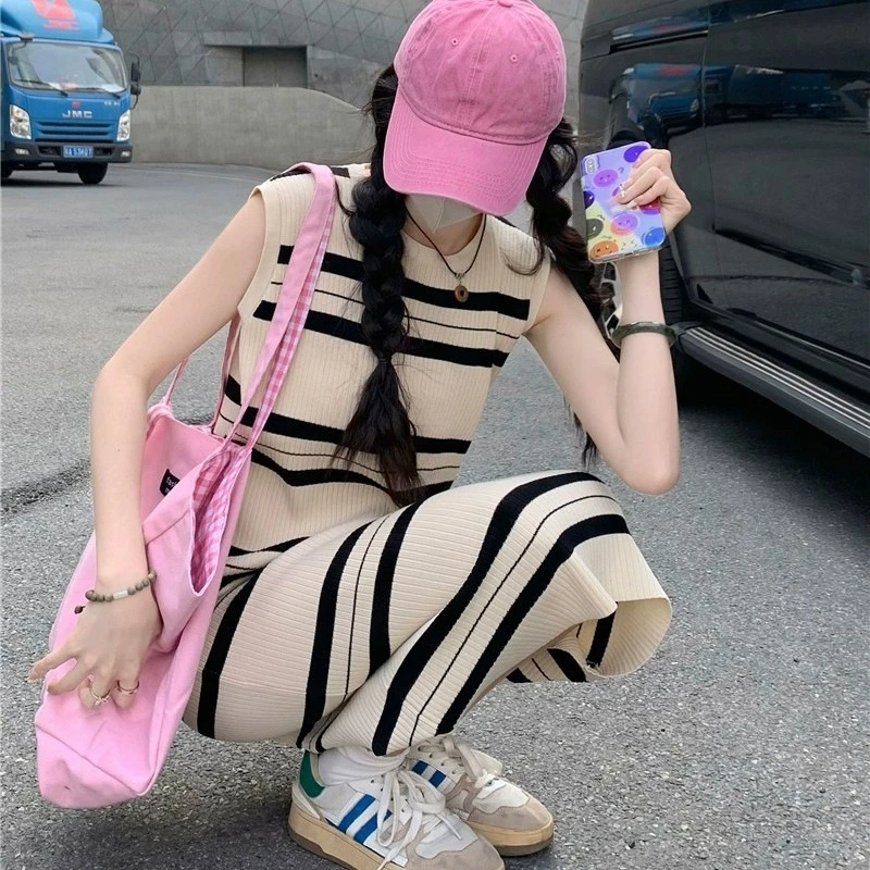 韩版条纹无袖连衣裙女新款收腰显瘦英伦风外穿中长款背心裙减龄