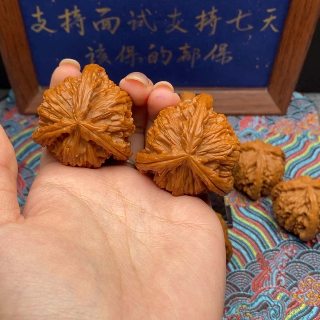 【闪购商品】?****?白狮