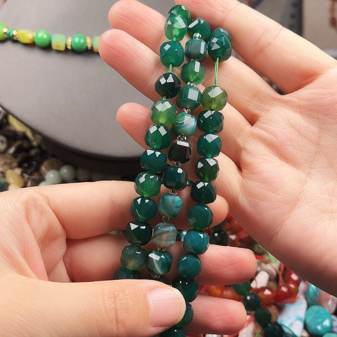 石英质玉未镶嵌手饰