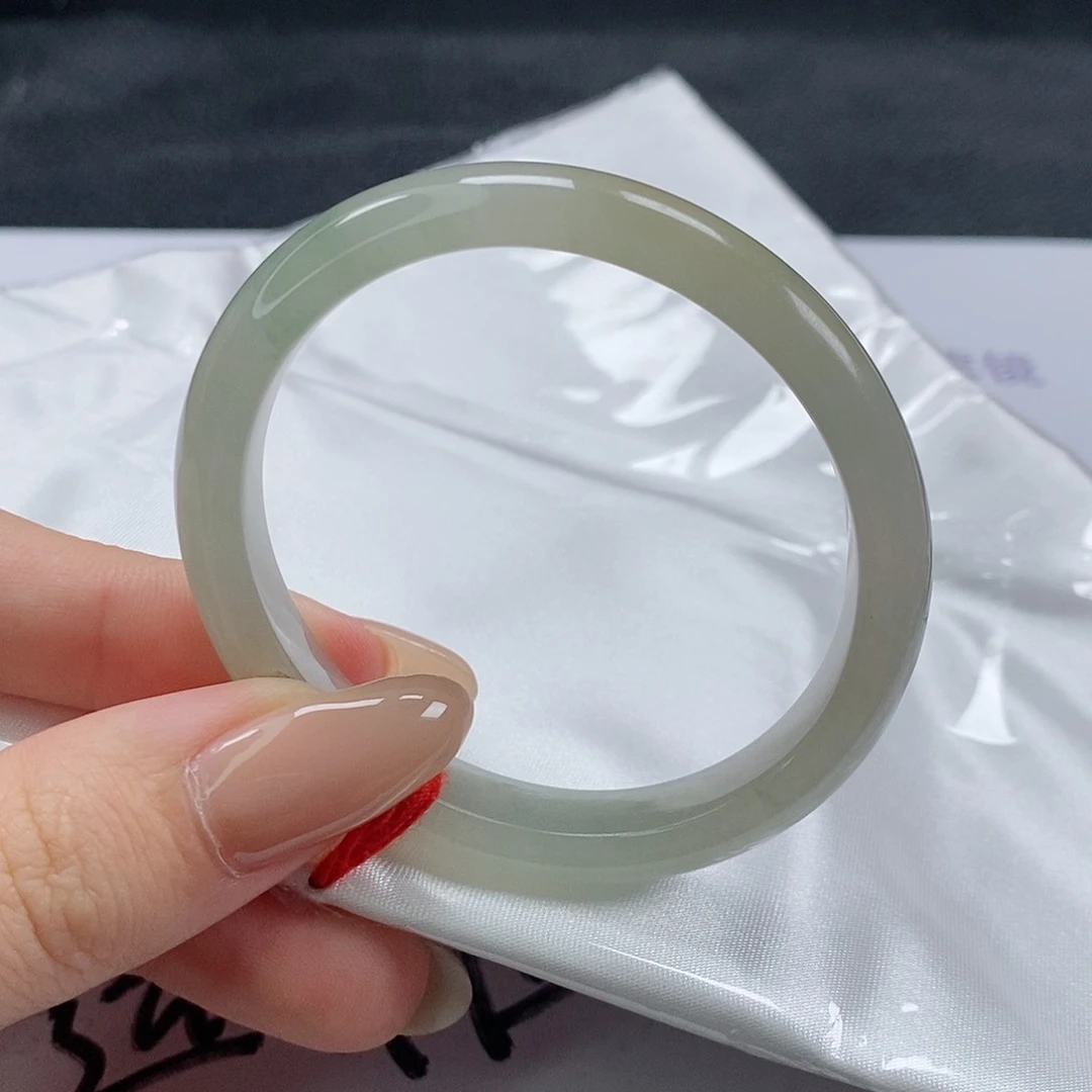 【闪购商品】翡翠手镯（贵妃镯）未镶嵌381号