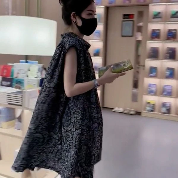 加肥大码胖妹妹2-300斤黑色碎花连衣裙女夏季法式高级衬衫裙子