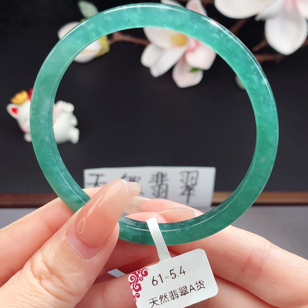 翡翠手镯（圆镯）未镶嵌