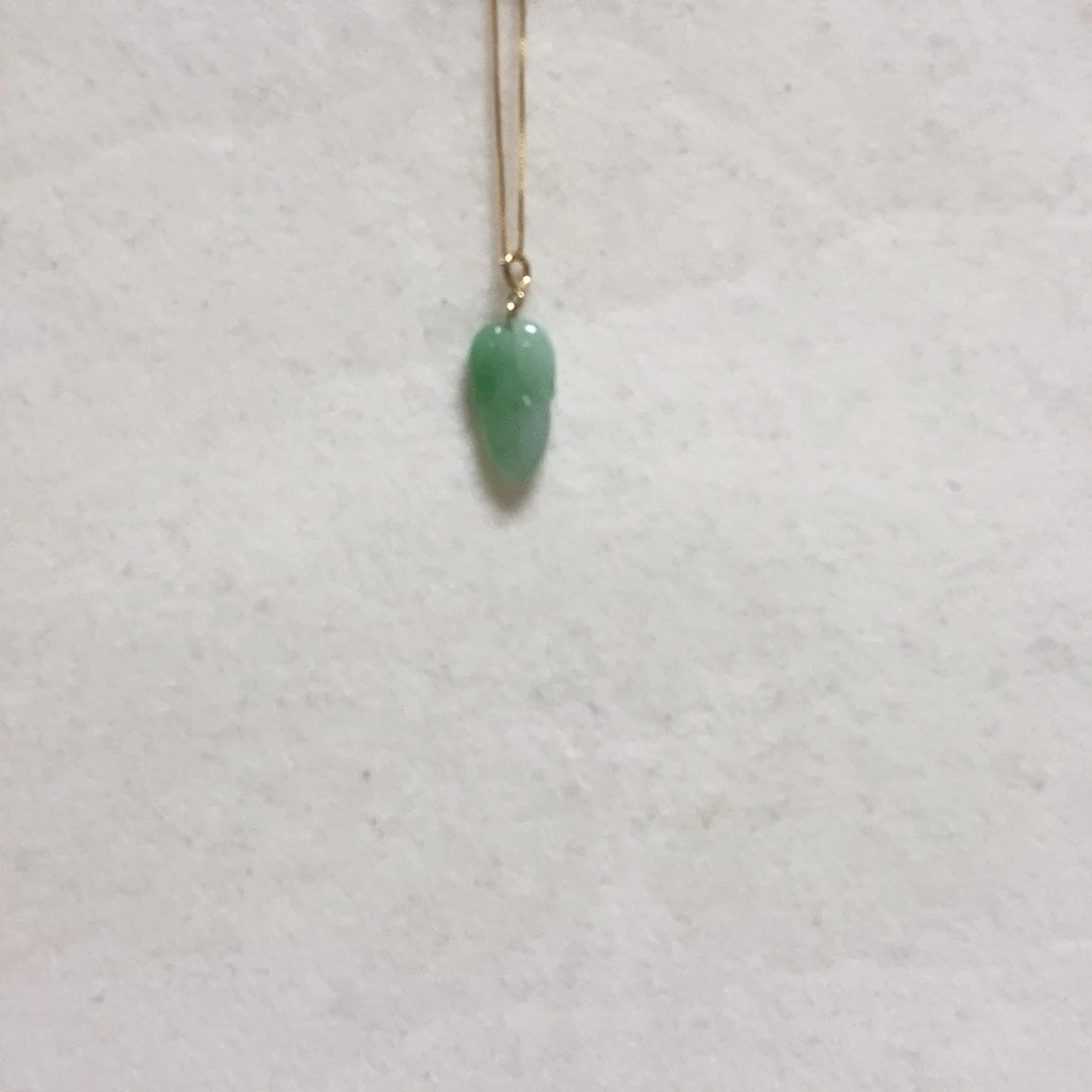 翡翠颈饰18K金镶嵌简单