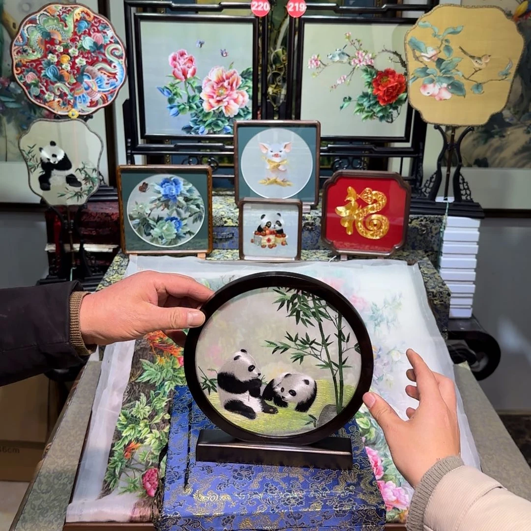 刺绣刺绣工艺精湛