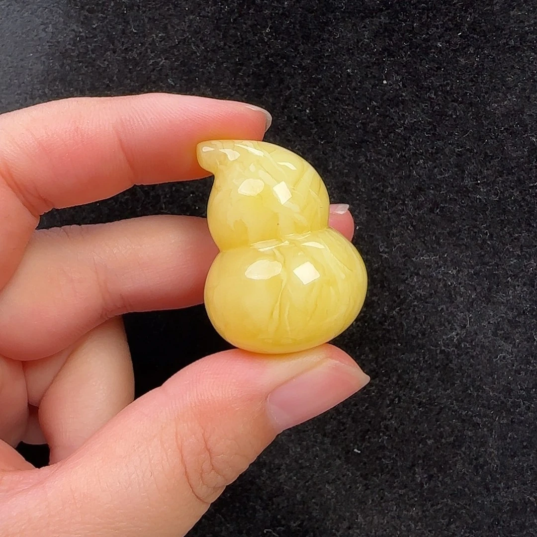 蜜蜡未镶嵌珠宝奇石