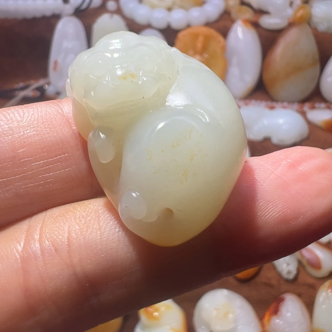 聚***：颈饰未镶嵌和田玉