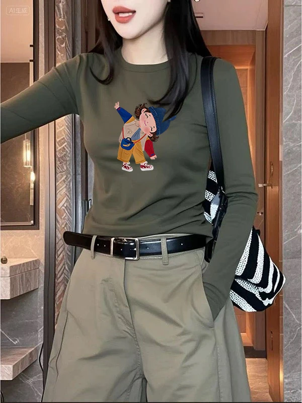 港风修身长袖打底显瘦女款圆领t恤复古军绿色早春秋新款减龄上衣