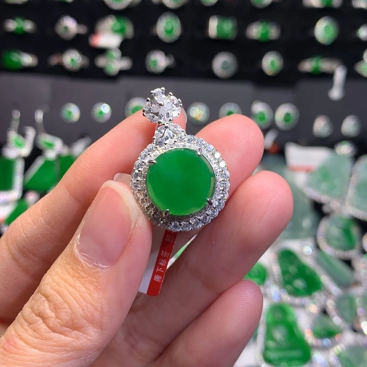 【闪购商品】翡翠颈饰银S925镶嵌天然翡翠