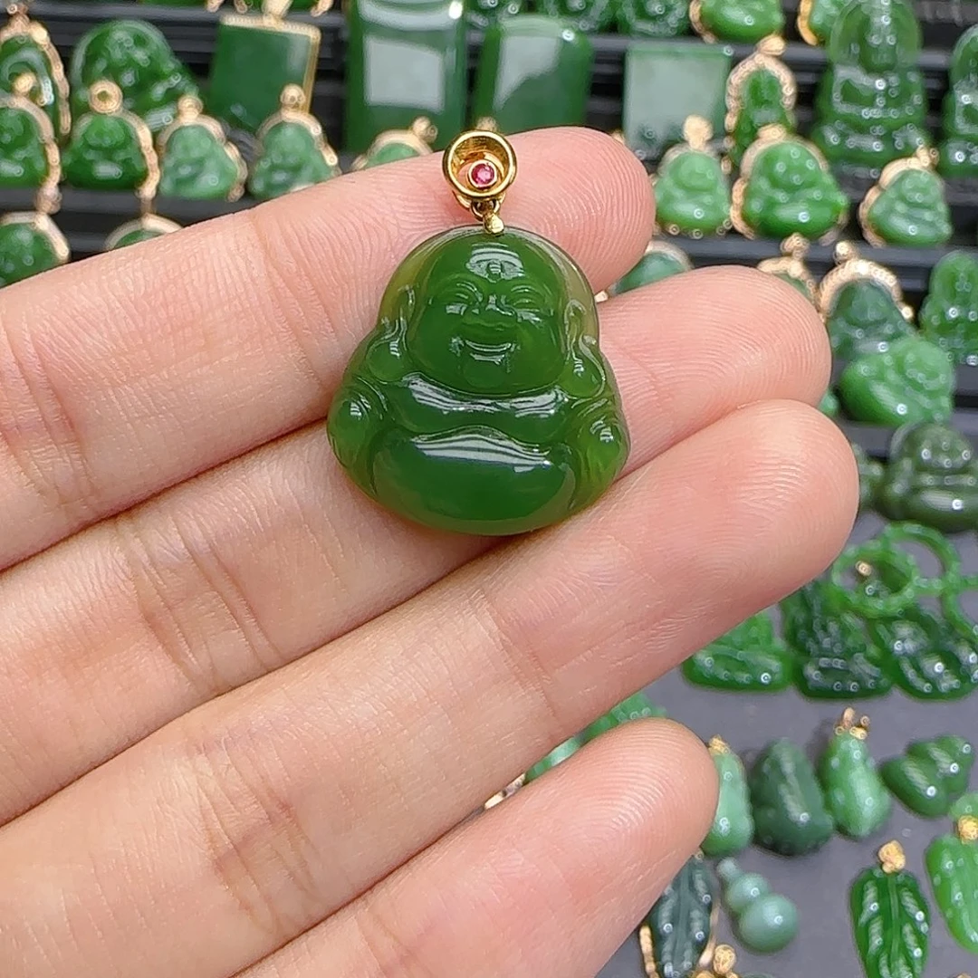 颈饰18K金镶嵌和田玉（碧玉）