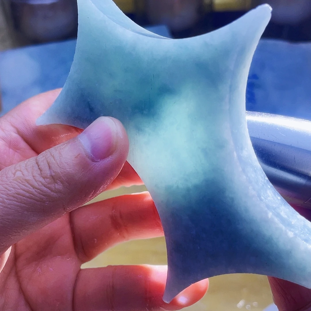 翡翠未镶嵌颈饰毛料21
