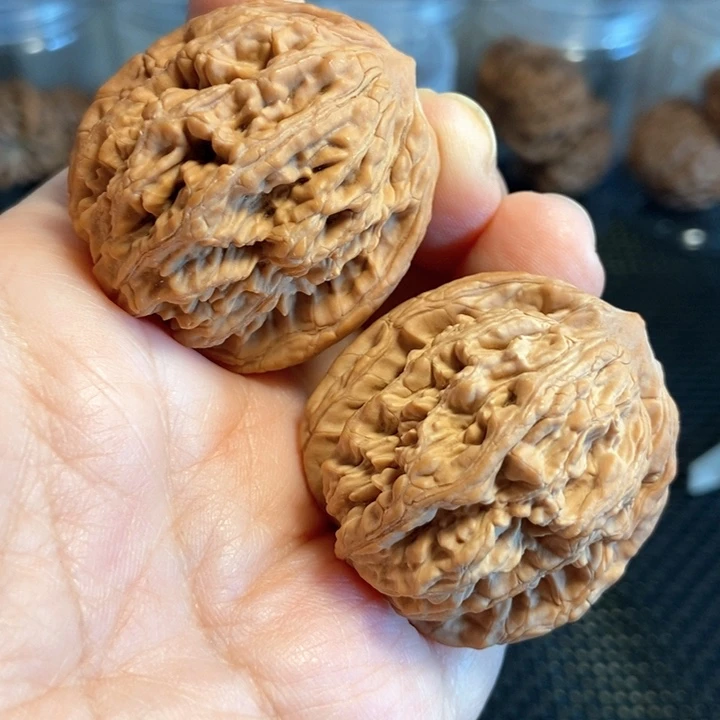 吊坠文玩核桃粗筋虎