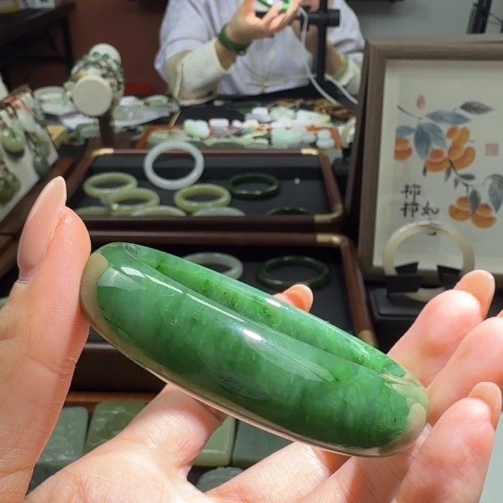 和田玉（碧玉）未镶嵌颈饰