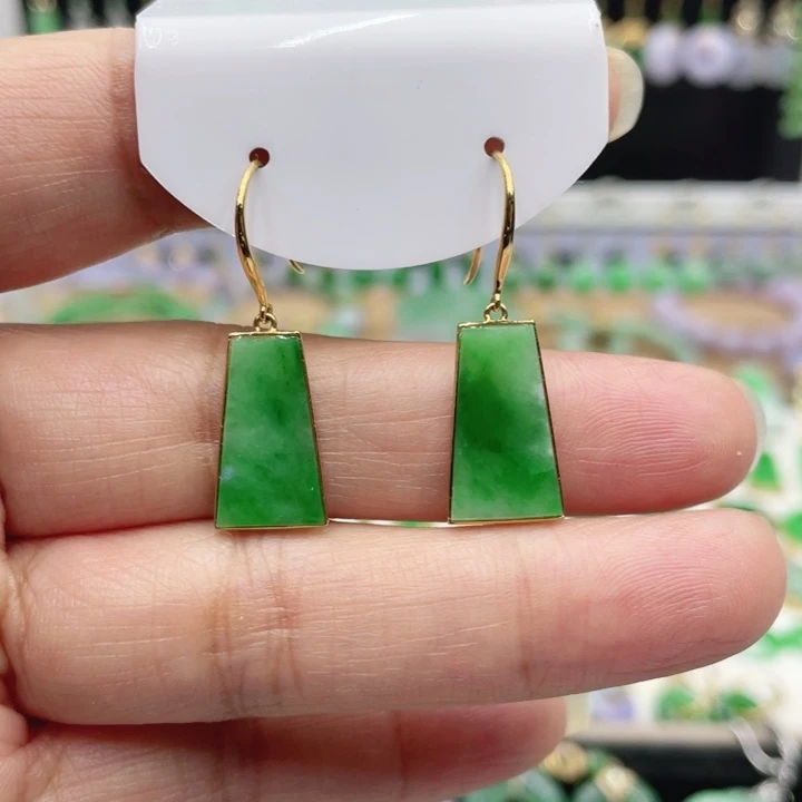 翡翠18K金镶嵌耳饰