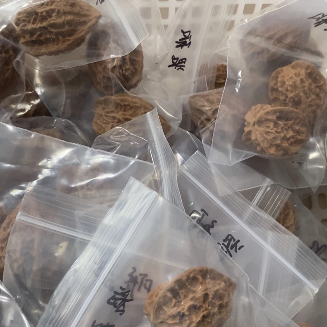 文玩核桃吊坠瓷瓶鸭嘴