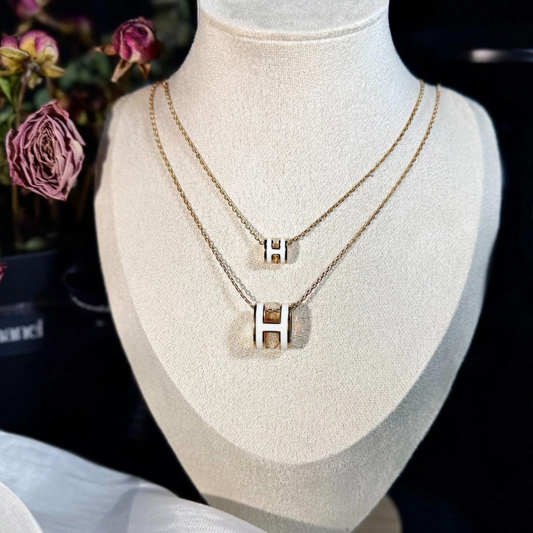 铜合金项链 H项链锁骨链字母项链高金版本时尚气质轻奢