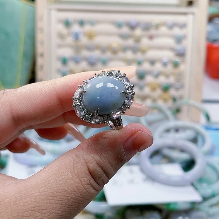 翡翠手镯未镶嵌天然翡翠