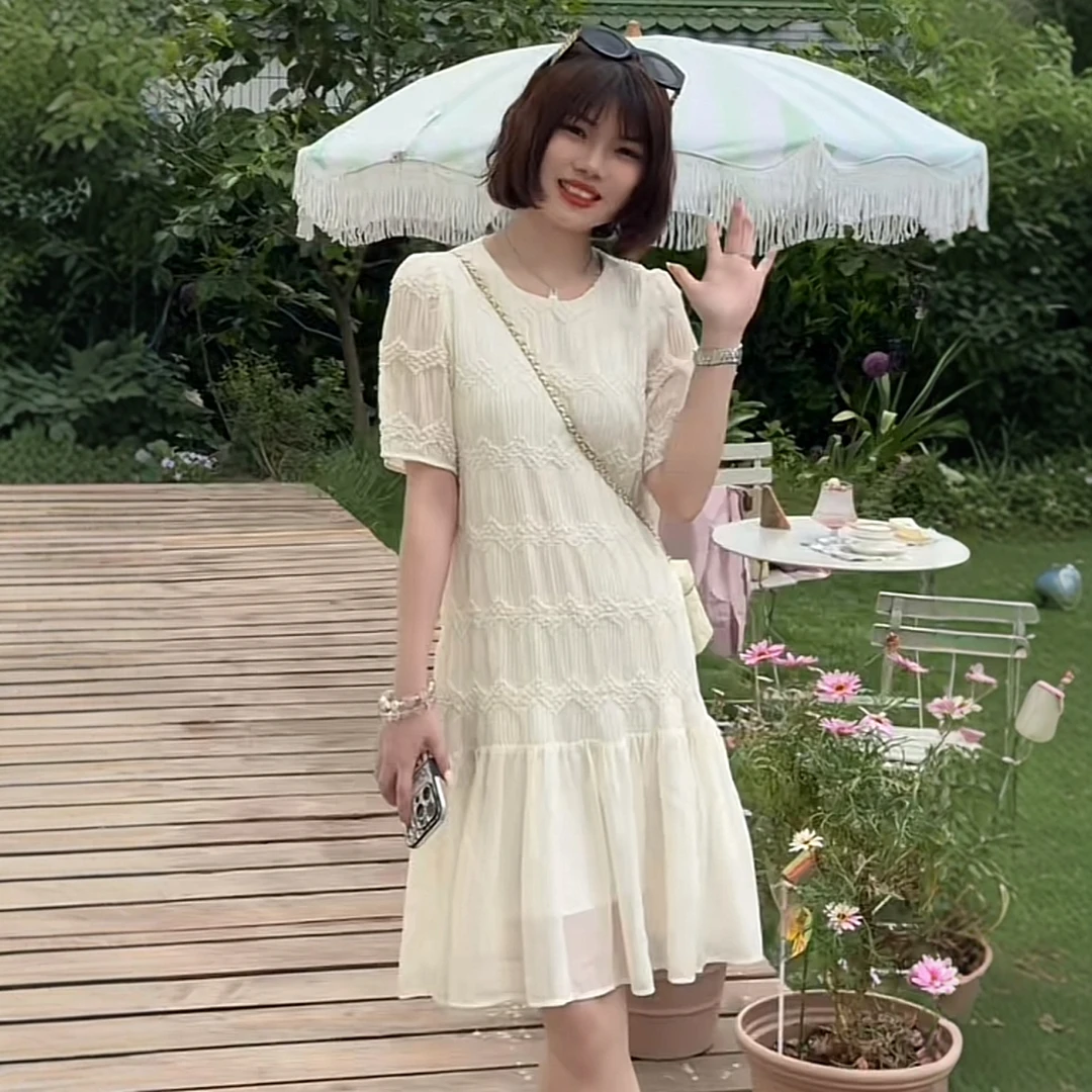 法式高级感时尚圆领短袖连衣裙女2025夏季新款洋气减龄A字中长裙