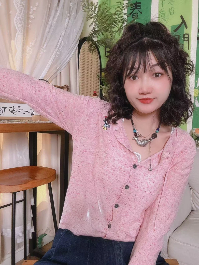 【舞动青春】时尚百搭休闲可爱减龄显瘦洋气刺绣带帽长袖针织T恤