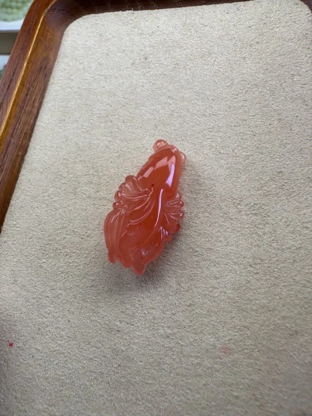 玛瑙金鱼吊坠挂件