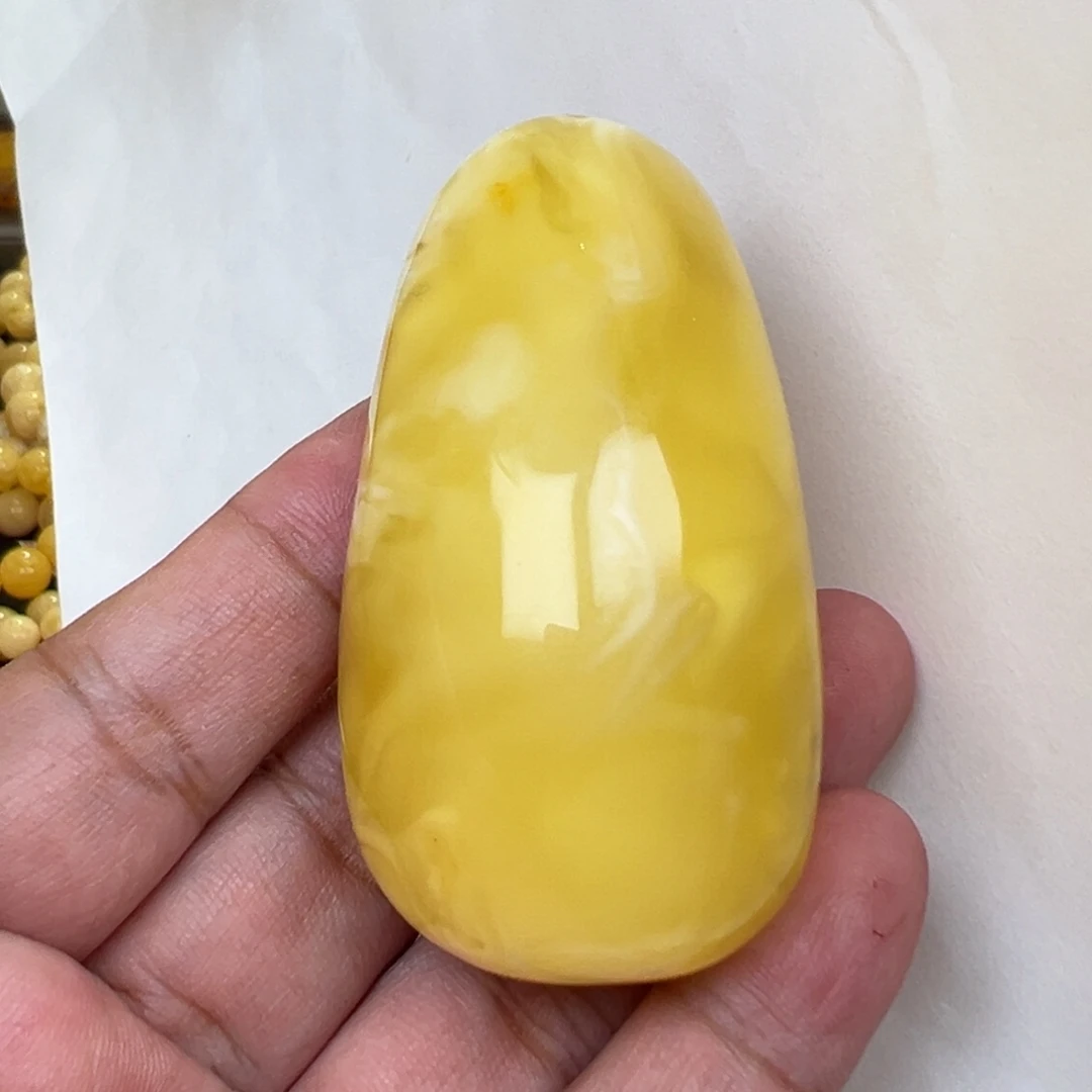 蜜蜡未镶嵌裸石49.2克