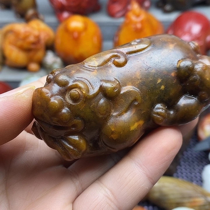 未镶嵌蛇纹石玉颈饰