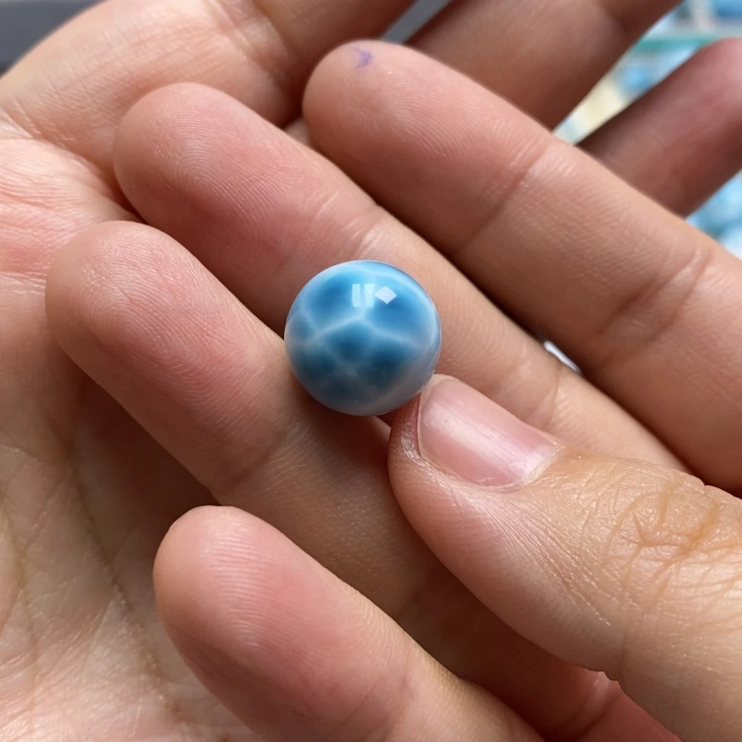 未镶嵌针钠钙石（海纹石）颈饰?*