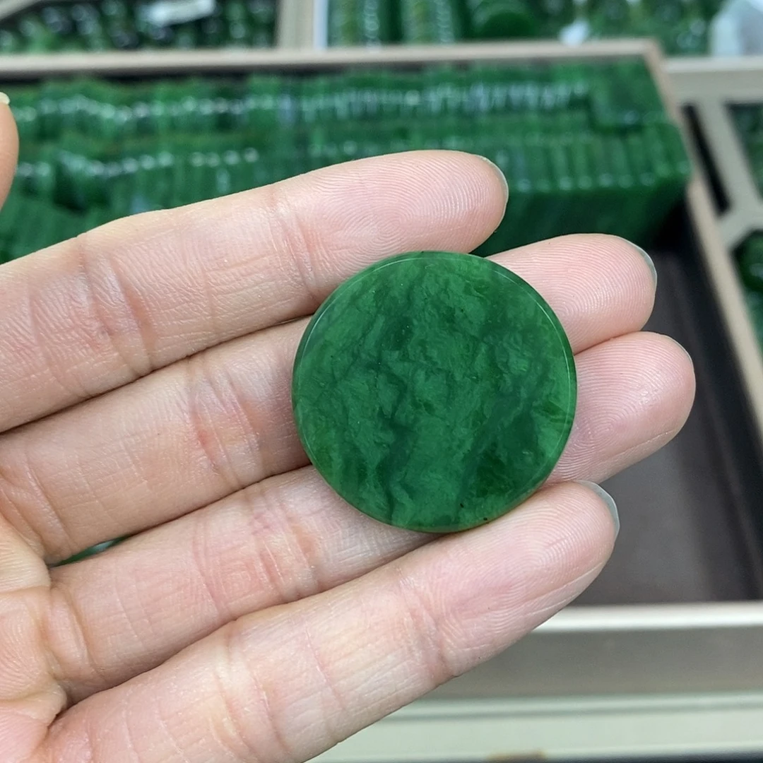 和田玉（碧玉）未镶嵌珠宝奇石