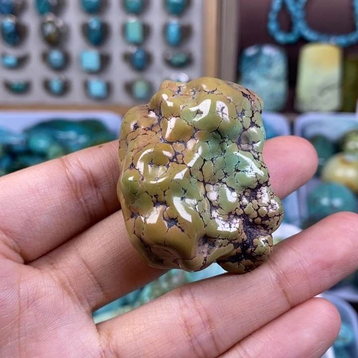 绿松石未镶嵌颈饰