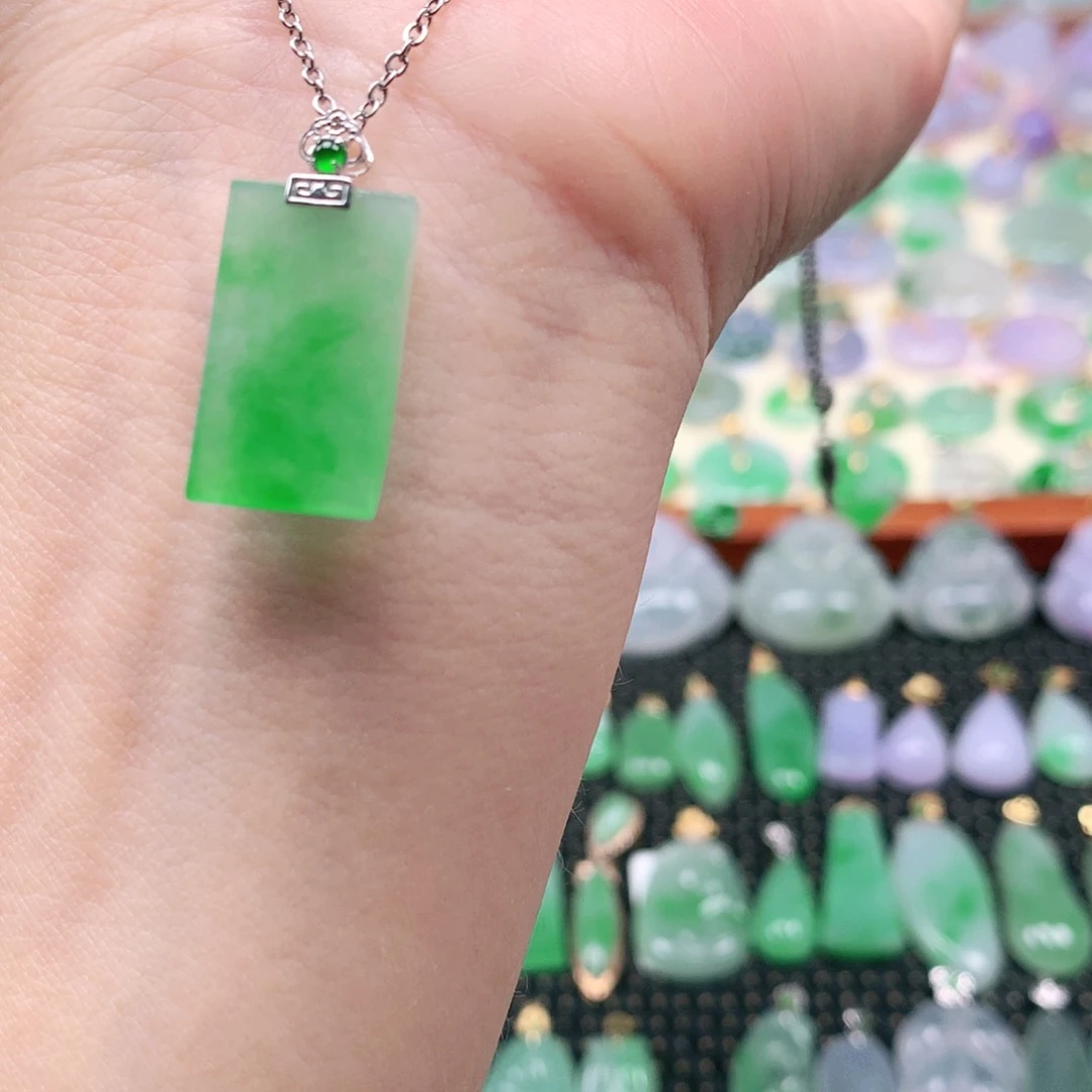 吊坠(不含链)18K金镶嵌翡翠