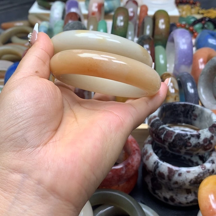 未镶嵌手镯石英质玉醒*