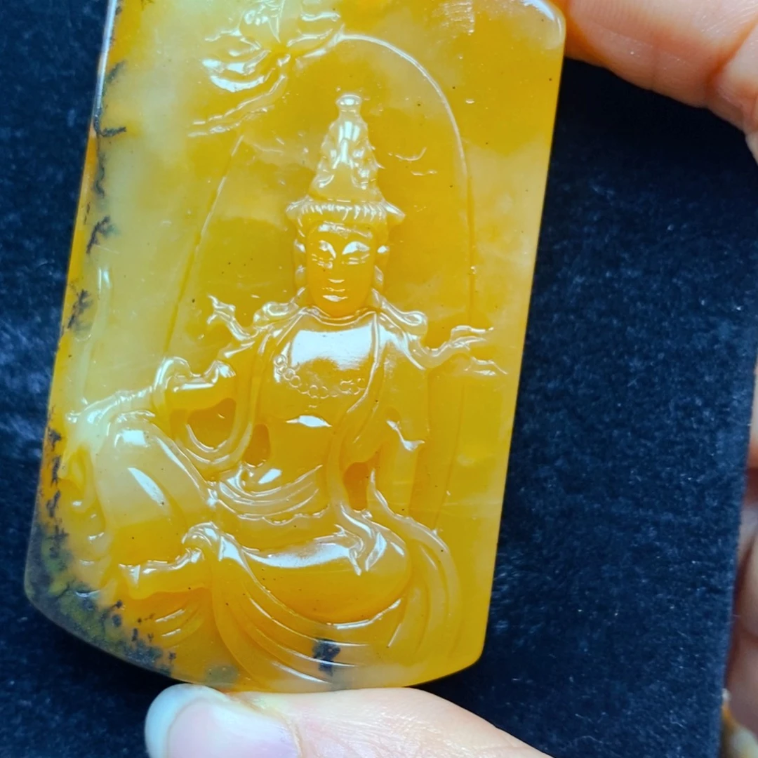 未镶嵌石英质玉（黄龙玉）颈饰