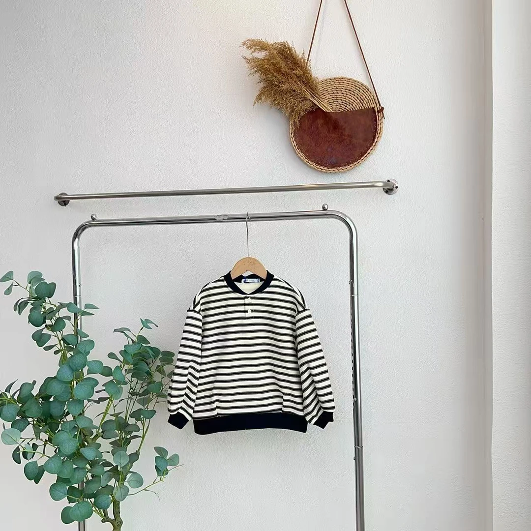 0561听黑白条纹圆领卫衣